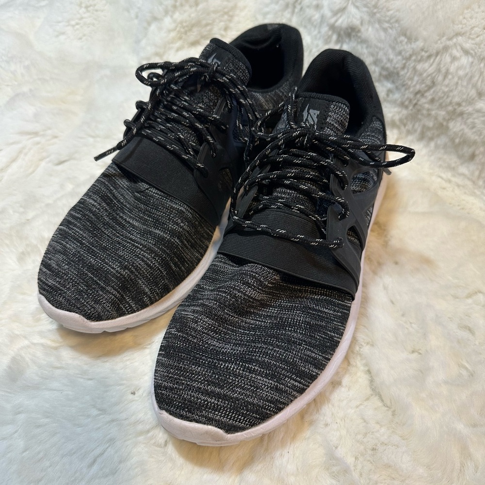 Avia Tennis Shoes